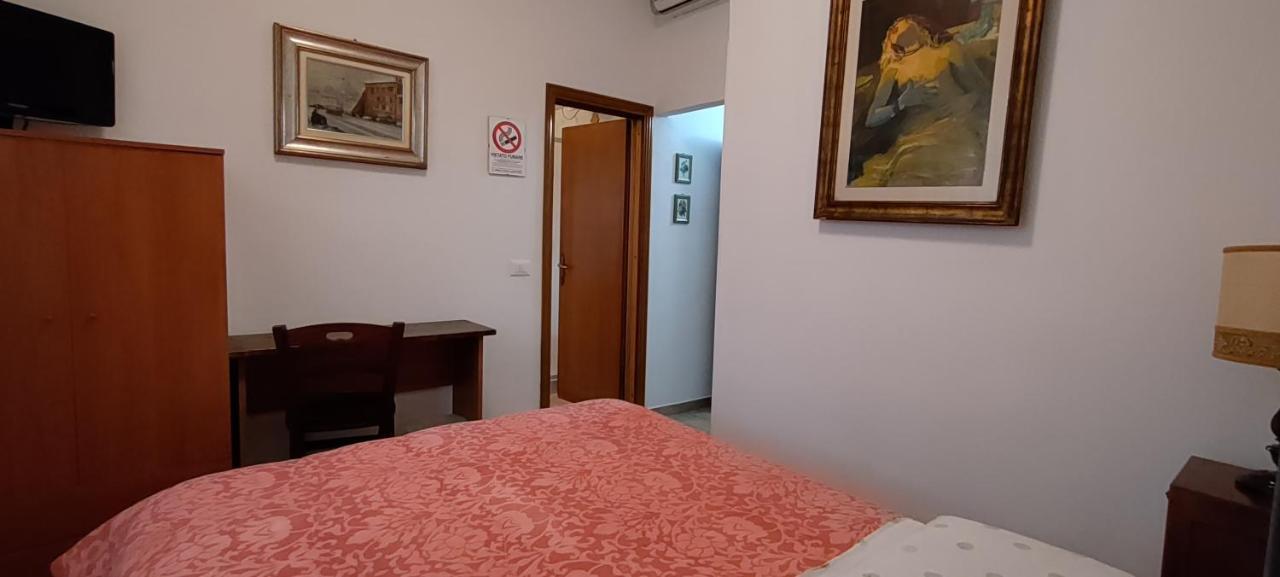 Pisa Central Station Room Rent Exteriör bild